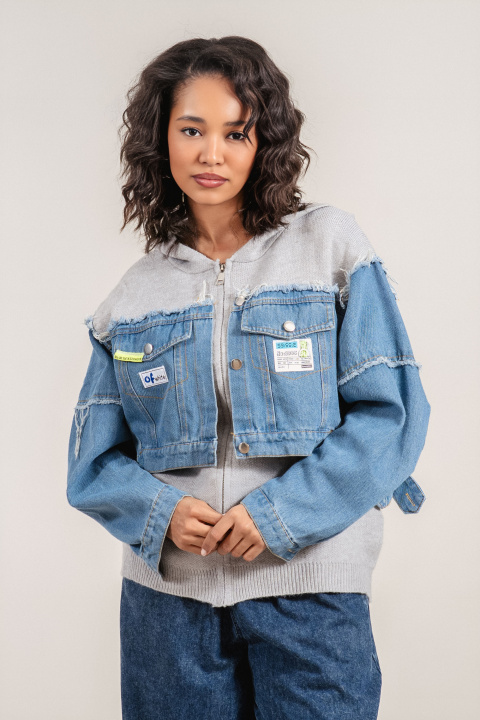 Дамска жилетка от сиво плетиво с дънкови елементи, цип и качулка