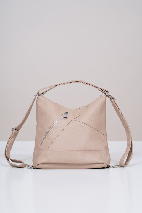 Дамска кожена чанта в бежово с диагонален цип