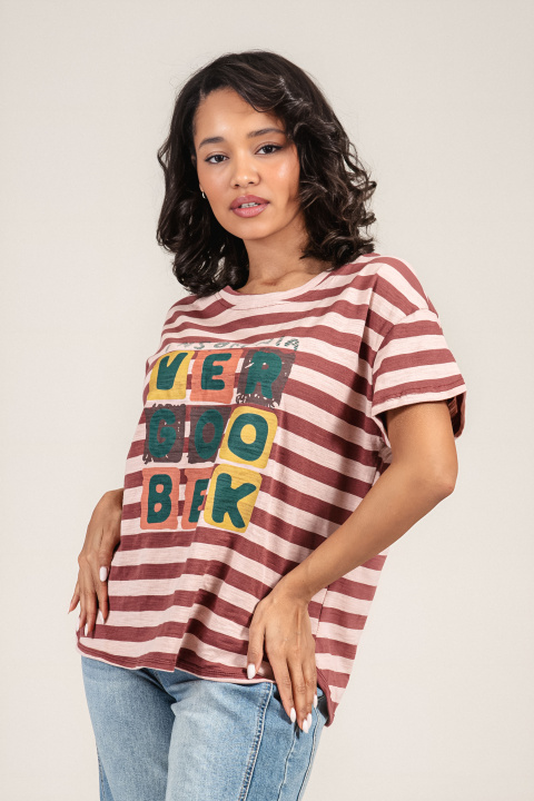 Дамска оувърсай блуза с розово райе и щампа