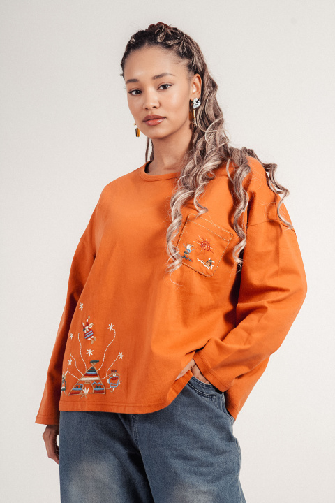 Дамска оувърсайз блуза от памук в оранжево с флорална бродерия