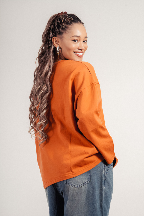 Дамска оувърсайз блуза от памук в оранжево с флорална бродерия