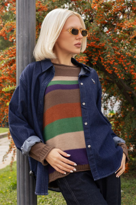 Дамска оувърсайз риза в тъмен деним и малка бродерия