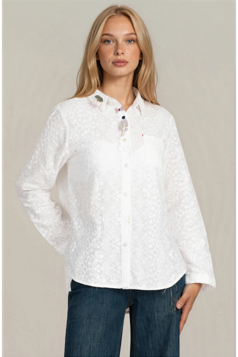 Дамска памучна бяла риза с релефен флорален десен и декоративни акценти