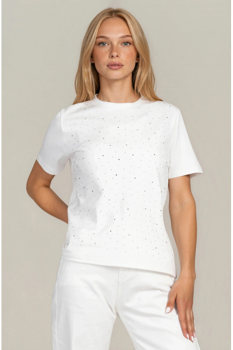 Дамска памучна тениска в бяло с декоративни камъни и права кройка