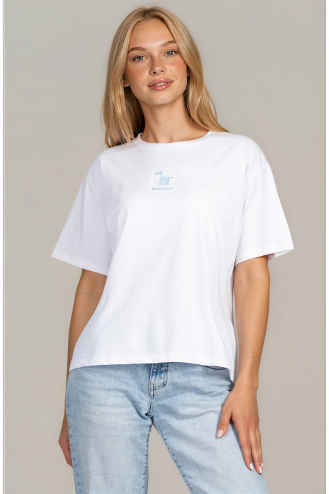 Дамска памучна тениска в бяло с минималистична щампа и надпис