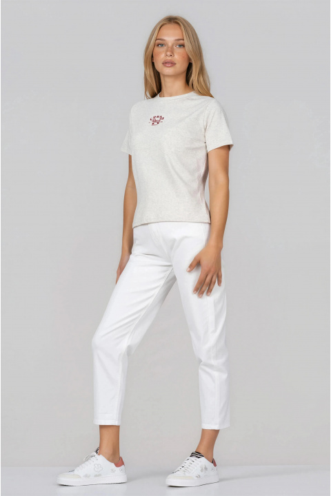 Дамска памучна тениска в сиво с минималистична щампа с котка и надпис