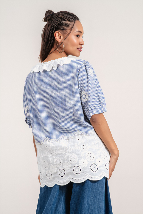 Дамска памучна туника с бяла рязана бродерия в края и принт синьо каре