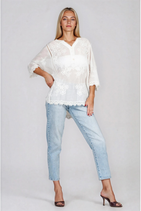 Дамска памучна туника в бяло с бродерия и 7/8 ръкав
