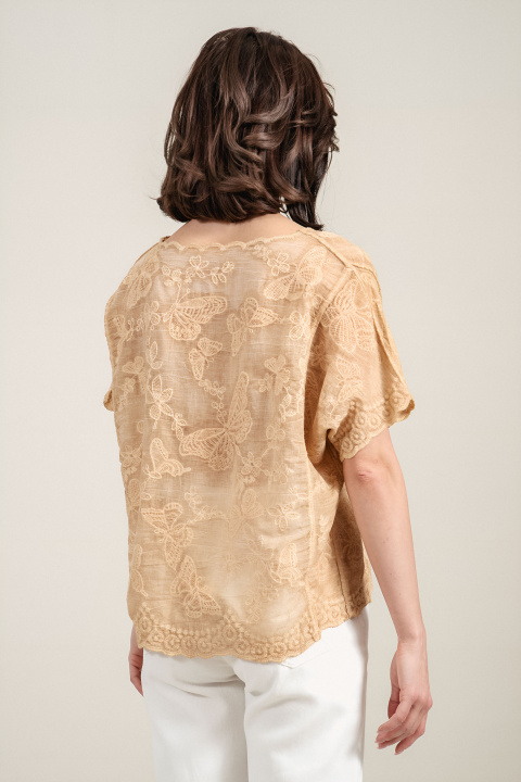 Дамска памучна туника в цвят камел с бродерия на цветя и пеперуди