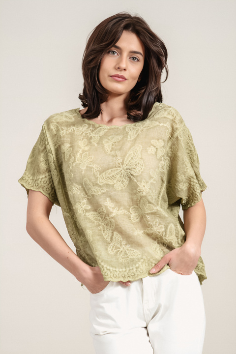 Дамска памучна туника в зелено с бродерия на цветя и пеперуди