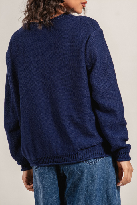 Дамска плетена жилетка в бежово с цветни райета и копчета