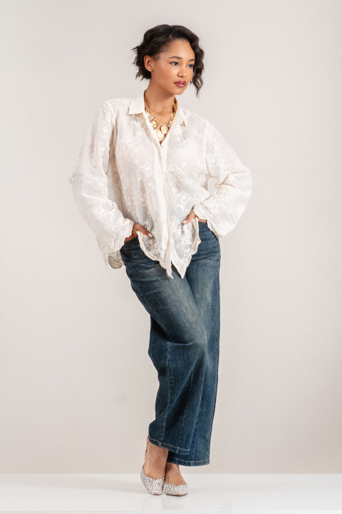 Дамска риза от памук в цвят екрю с флорална бродерия