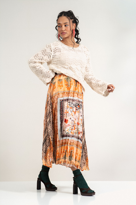 Дамска ръчно плетена блуза в светлобежово