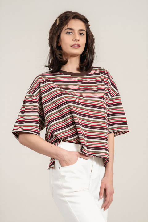 Дамска тениска от памук с раиран принт в кафяво, зелено, червенои сиво