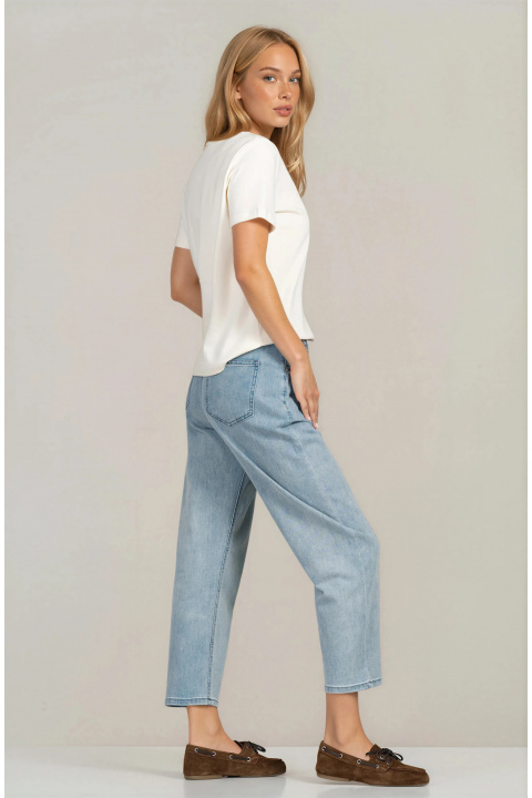 Дамска тениска от памук в бледожълто с надпис и малко сърце