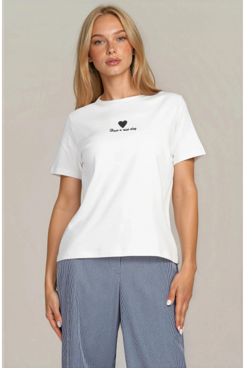 Дамска тениска от памук в бяло с надпис и малко сърце