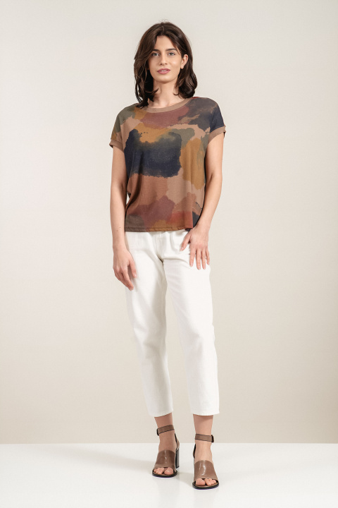 Дамска туника в кафяво с абстрактен принт и свободна кройка