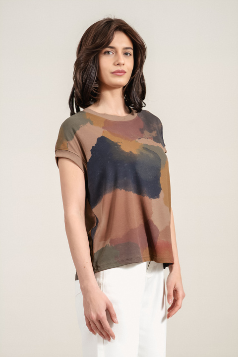 Дамска туника в кафяво с абстрактен принт и свободна кройка
