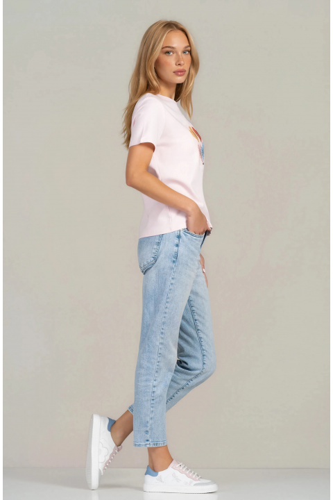 Дамска тениска от памук в розово с обло деколте и принт сърца с камъни