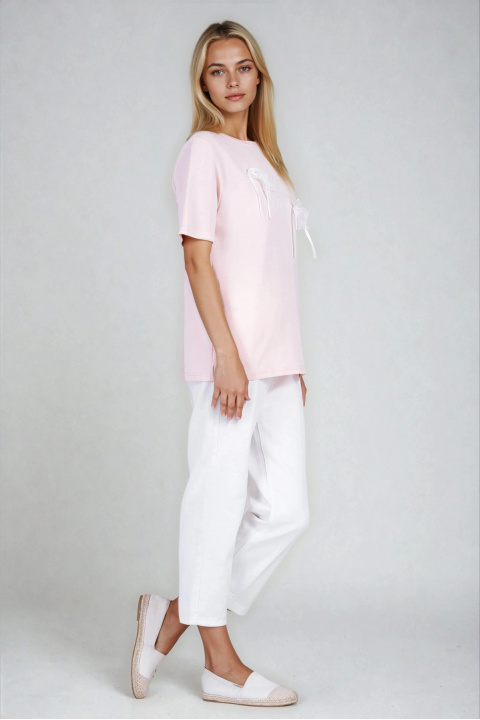 Дамска тениска в розово с апликиран надпис и панделки