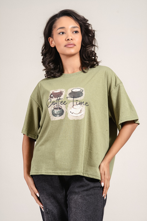 Дамска тениска в зелено с щампа чаши с кафе