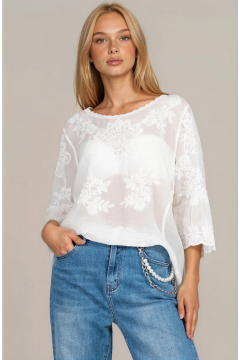 Дамска туника от памук в бяло с обло деколте и релефна бродерия