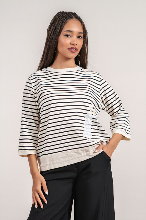 Дамска туника в цвят екрю с черно райе, 7/8 ръкави и декоративна щампа