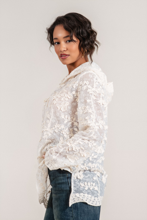 Дамска туника в цвят екрю с качулка и бродирани цветя и орнаменти