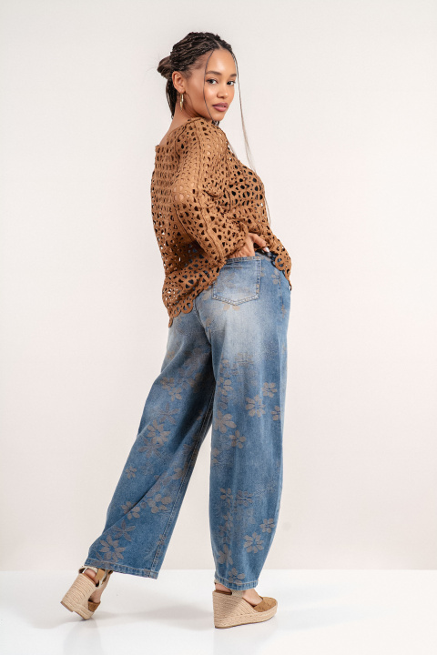 Дамска туника в кафяво с ефектна рязана бродерия и свободна кройка