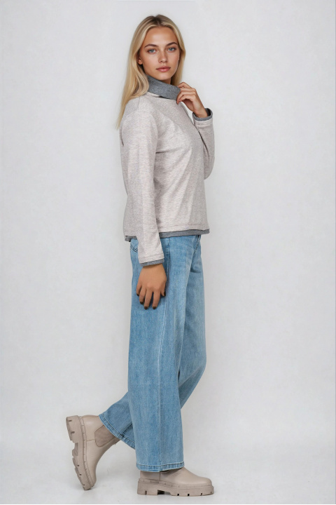 Дамска ватирана блуза в светлосиво с поло яка и тъмен кант