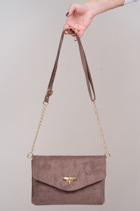 Дамска велурена чанта тип клъч в цвят капучино