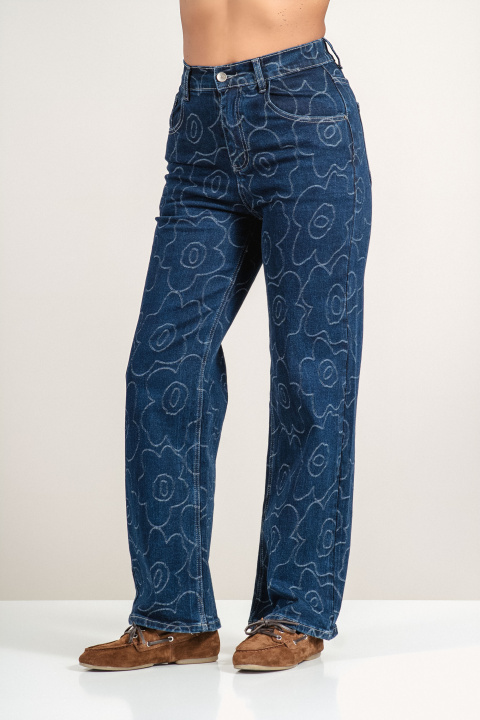 Дамски дънки ''Dragonfly'' в тъмносиньо със светъл контур на цветя и широки крачоли