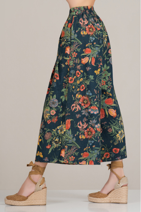 Дамски дънки от памук с флорален принт и ластик в талията