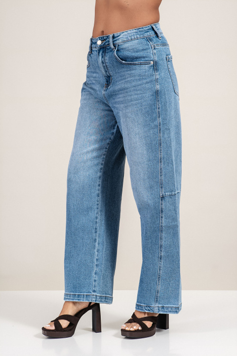 Дамски дънки от памук в син деним с предни шевове