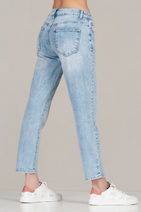 Дамски дънки с класическа кройка в светлосин цвят