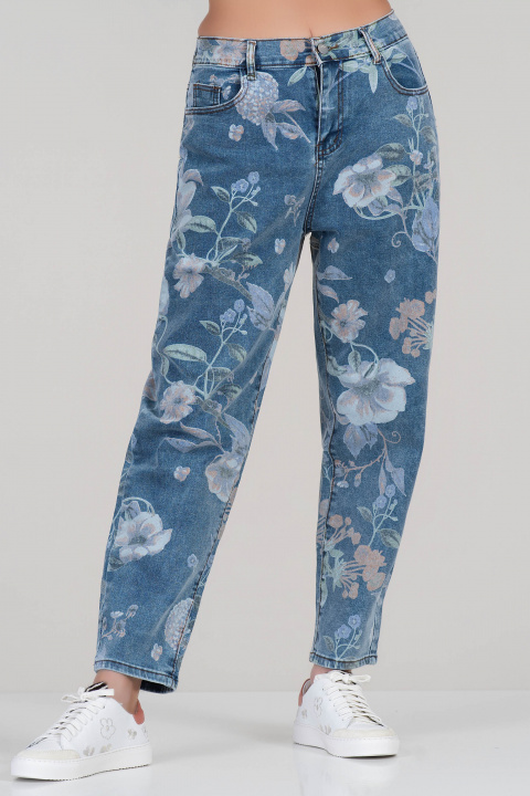 Дамски дънки тип бойфренд с флорален принт
