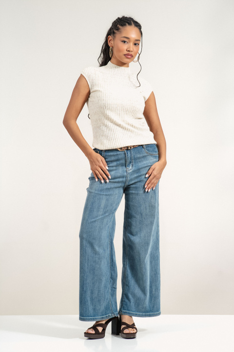 Дамски дънки в син деним с широк крачол и жълто обкантване