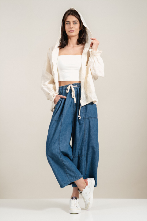 Дамски дънки в тънък син деним с ластик, връзки и свободна кройка