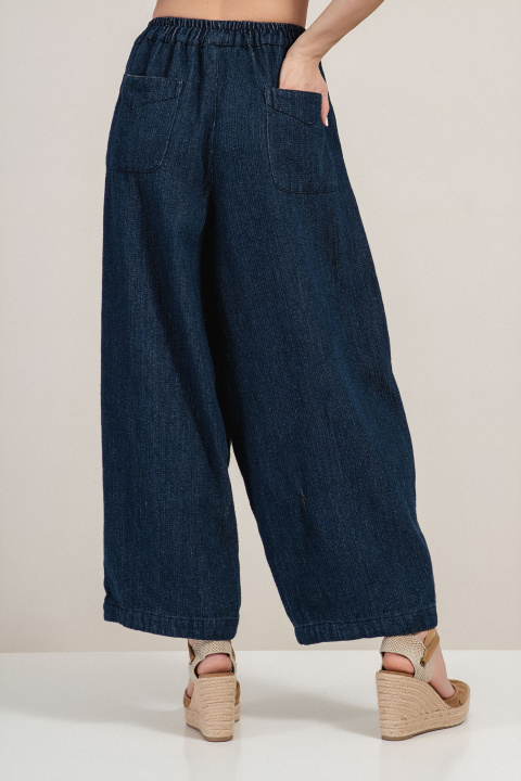 Дамски дънков панталон от памук в тъмносиньо с ластик в талията и широк крачол