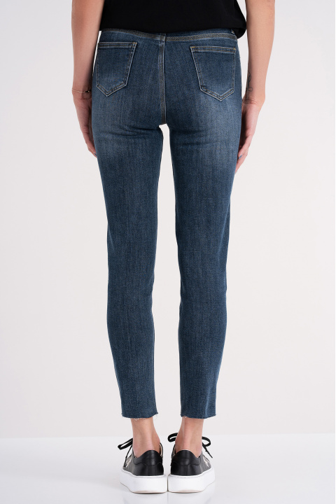 Дамски еластични дънки по крака в тъмносиньо