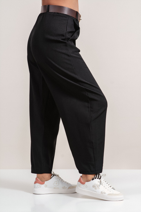 Дамски елегантен панталон в черно с колан и свободена кройка