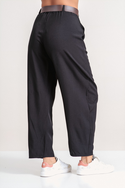 Дамски елегантен панталон в черно с колан и свободена кройка