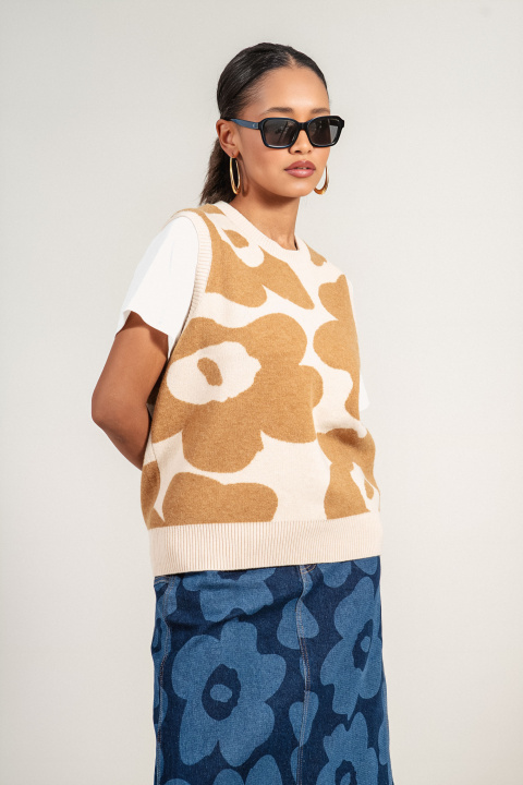 Дамски елек ''Dragonfly'' от фино плетиво с бежов флорален принт