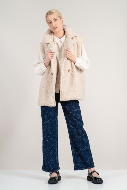 Дамски елек от каракул в светлобежово