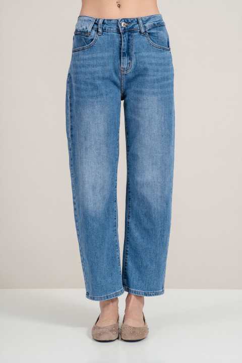 Дамски изчистени дънки в синьо с прав крачол