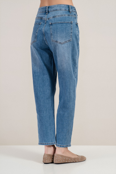 Дамски изчистени дънки в синьо с прав крачол