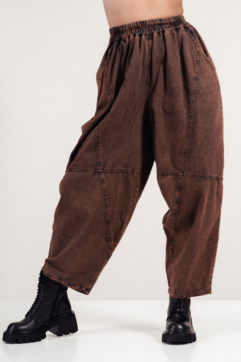 Дамски кафяви дънки със свободна кройка и ластик в талията