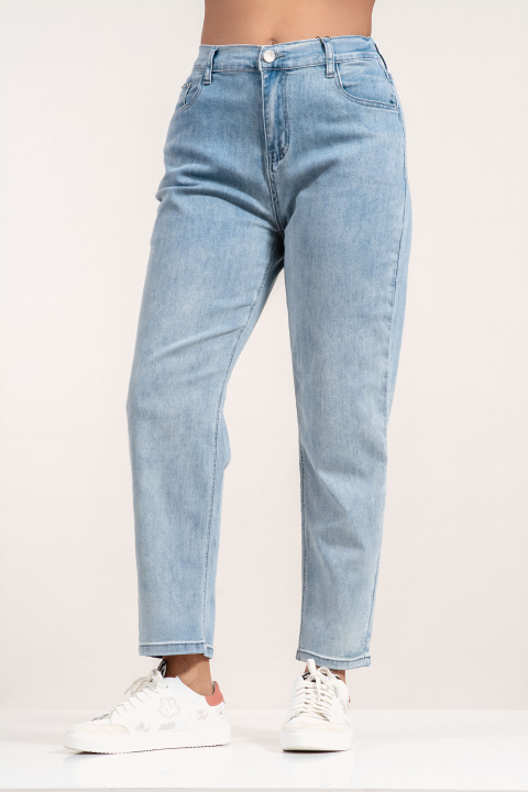 Дамски класически дънки в синьо с ластик на талията и изчистен дизайн