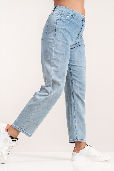 Дамски класически дънки в синьо с ластик на талията и изчистен дизайн