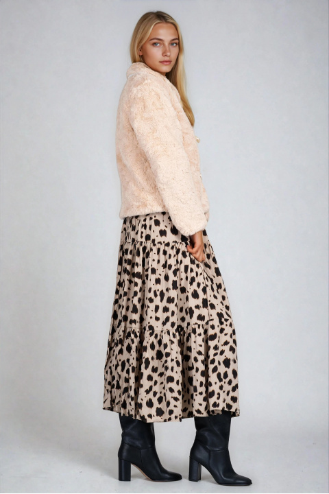 Дамски късо пухено палто в бежово